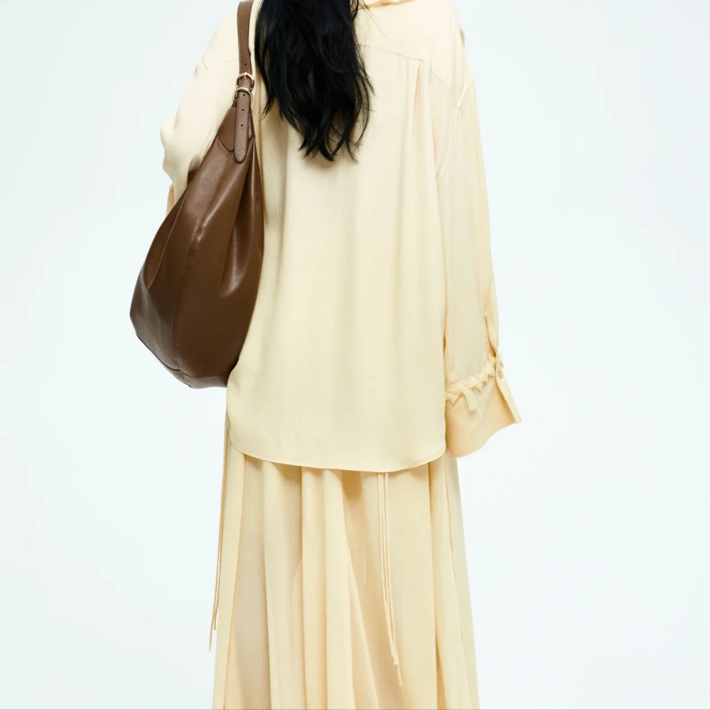 H&M Pale Yellow Ruffle V-Neck Blouse - Picture 5 of 11